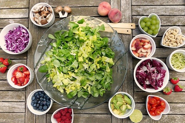 The Role of Salads in Mediterranean Diets