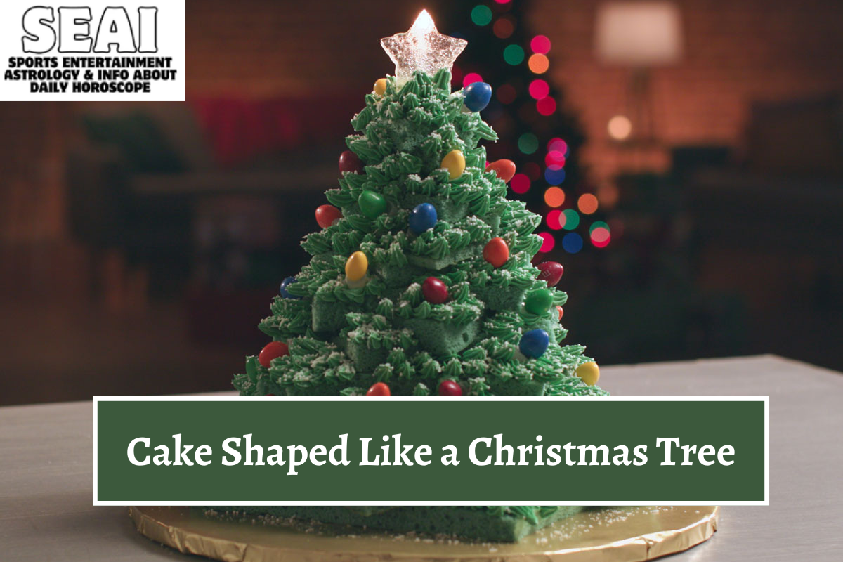 Cake Shaped Like a Christmas Tree
